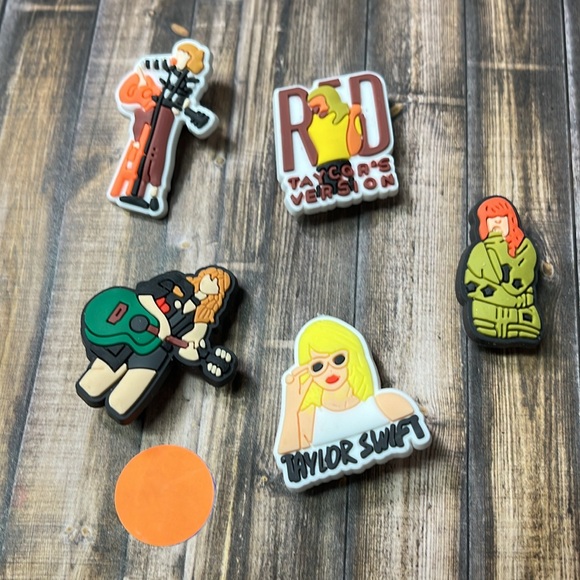 5for$10 Taylor Swift Croc Charms Croc Shoe Charms
Croc Accessories Colorful 5Pk - Picture 5 of 5